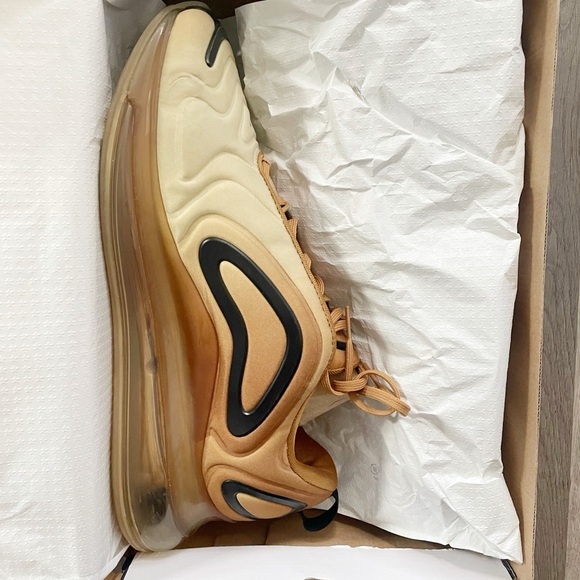 Nike Air Max 720 Men’s Size 12 in Box Desert Gold Colour - Picture 6 of 13